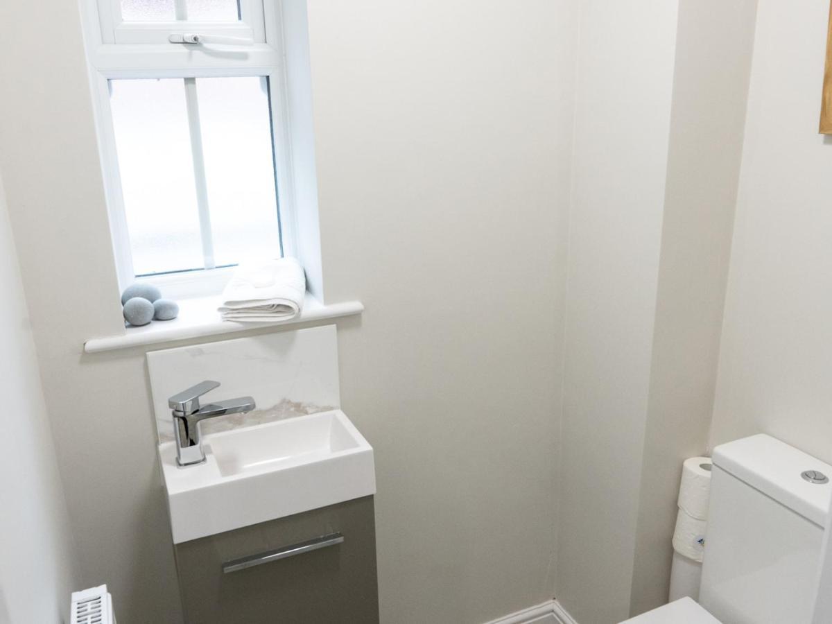 Townhouse In The Heart Of Poole With Beach Hut Apartment Екстериор снимка