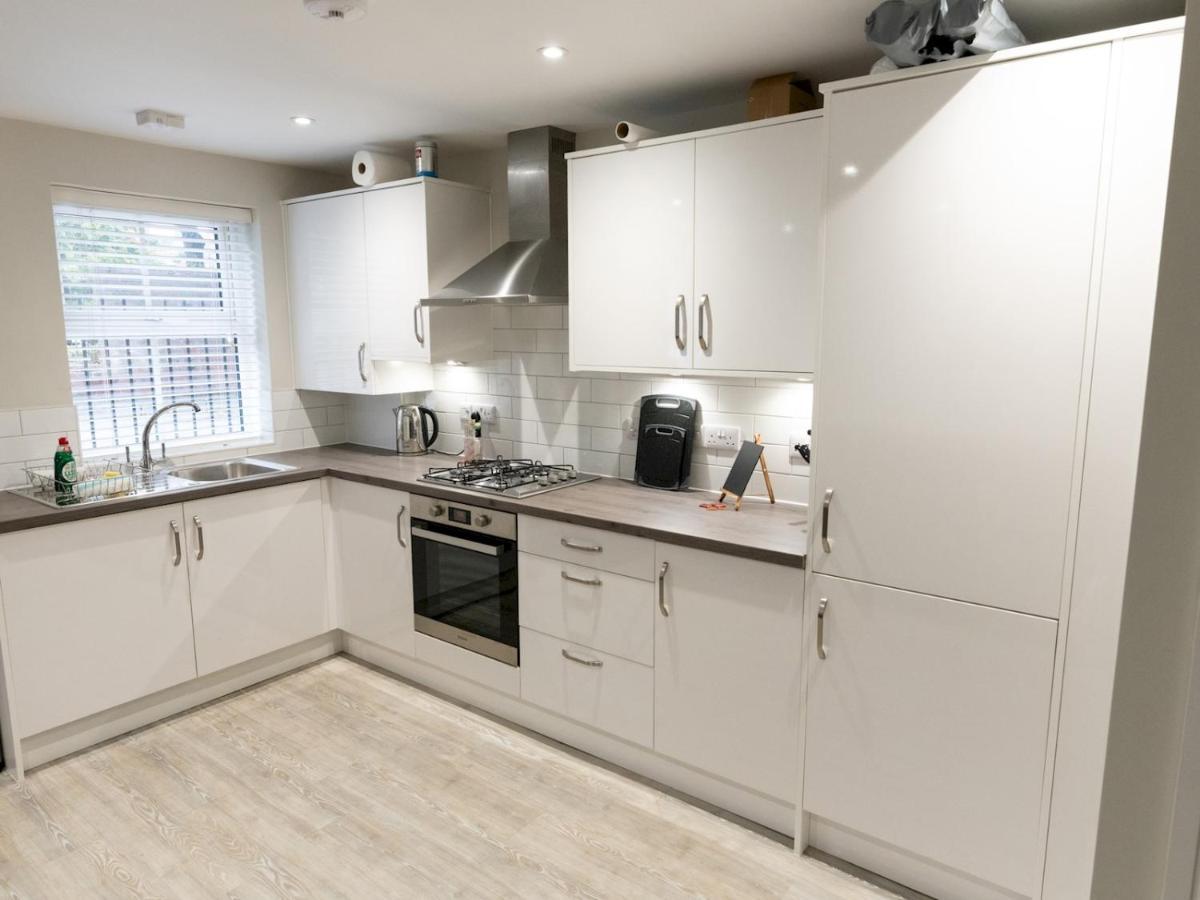 Townhouse In The Heart Of Poole With Beach Hut Apartment Екстериор снимка